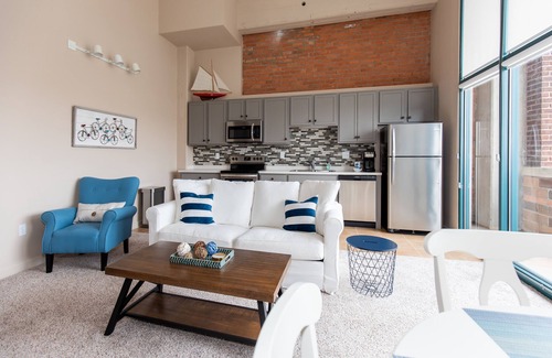 Sandusky Condo | Spectacular Sandusky Bay Sunset Views for Four!