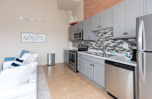 Sandusky Condo | Spectacular Sandusky Bay Sunset Views for Four!