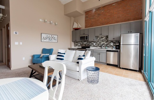 Sandusky Condo | Spectacular Sandusky Bay Sunset Views for Four!