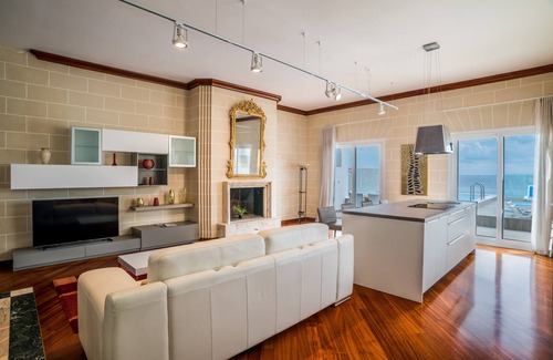 San Tumas Condo | Spectacular Sea Front Villa - The Waterfront