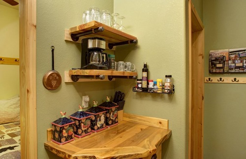 Rapid City Cabin | Spectacular setting, amenities, and centrally located to Mt. Rushmore and Custer State Park, and hiking. Wi-Fi. Excellent cell service (Verizon & ATT). Private campfire. Off-season discounts. No extra fees.
