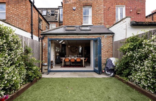 Askew House | Spectacular Shepherds Bush Home close to Westfield