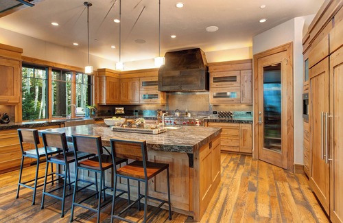 Park City House | SPECTACULAR SKI-IN/OUT HOME - 7 BDRMS, HOT TUB, SAUNA, THEATRE, GAME ROOM