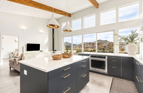 Terrebonne House | Spectacular Smith Rock Views on Property - Quiet and Modern w/King Beds