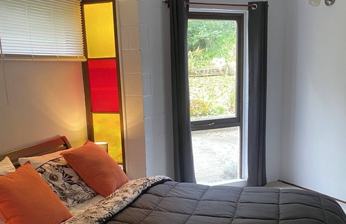 Havelock North House | Spectacular Sunsets on Joll-just a 5 minute walk to the village