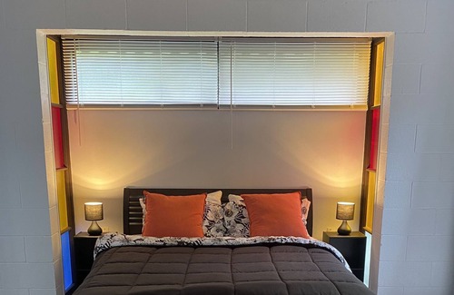 Havelock North House | Spectacular Sunsets on Joll-just a 5 minute walk to the village