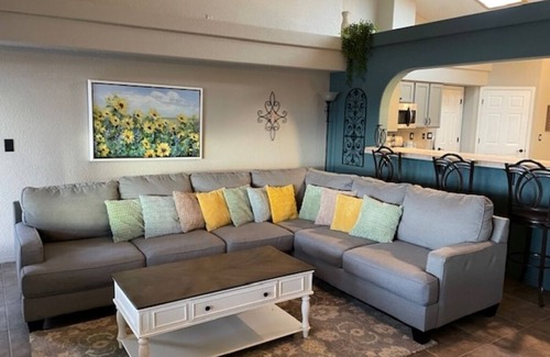 Mohave Valley House | SPECTACULAR SUNSET VIEWS- FABULOUS POOL AND SPA HOME!