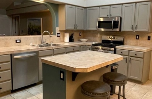 Mohave Valley House | SPECTACULAR SUNSET VIEWS- FABULOUS POOL AND SPA HOME!