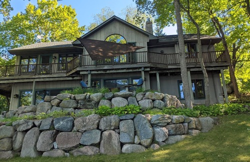 South Haven House | Spectacular Sunsets on Premier Lake Sylvia