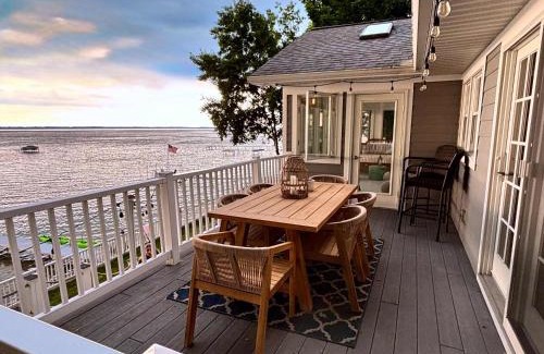 Suttons Bay House | Spectacular Suttons Bay Stay - Game Room Kayaks Pizza Oven & More