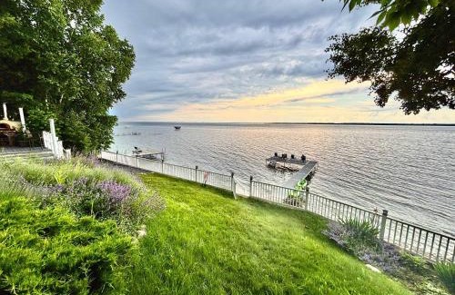 Suttons Bay House | Spectacular Suttons Bay Stay - Game Room Kayaks Pizza Oven & More