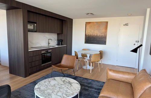North Sydney Apartment | Spectacular Sydney Harbour Views - 1 bedroom Modern apartment