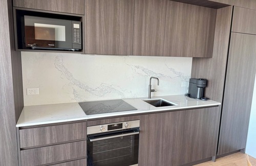 North Sydney Apartment | Spectacular Sydney Harbour Views - 1 bedroom Modern apartment
