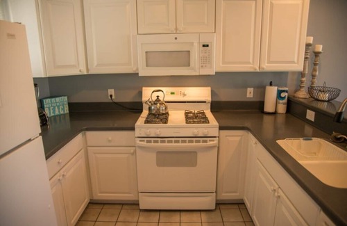 Manistee House | Spectacular Three Story Condo with Beach Like Feel