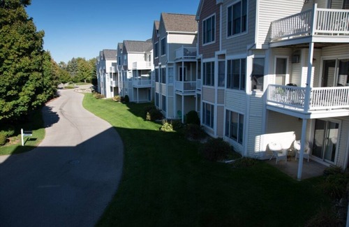Manistee House | Spectacular Three Story Condo with Beach Like Feel