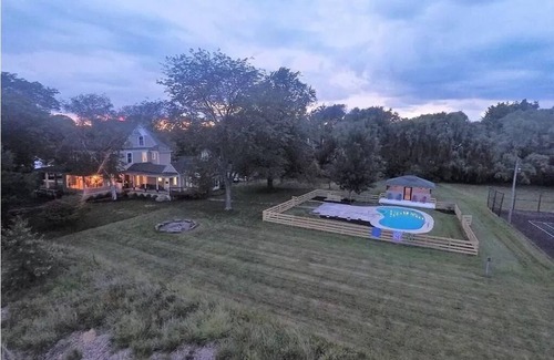 Youngstown House | Spectacular Vacation Home with Unforgettable Amenities