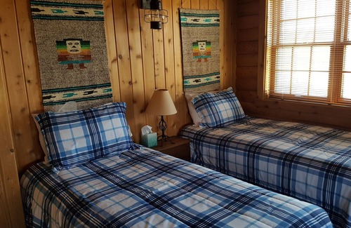 Cameron Cabin | Spectacular views and easy access to Fly Fishing on the Madison River