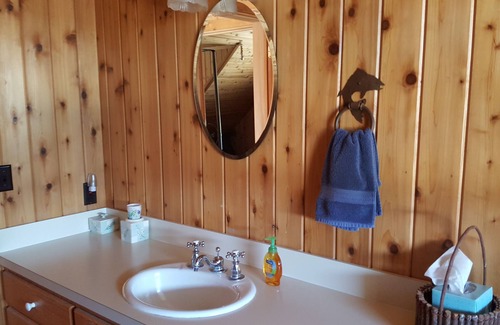 Cameron Cabin | Spectacular views and easy access to Fly Fishing on the Madison River