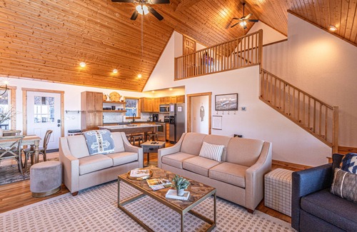 Bryson City Cabin | Spectacular views minutes from Bryson City, fire pit and brand new hot tub!