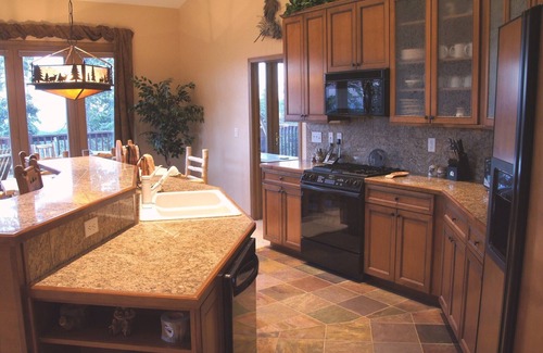 Woodmoor House | Spectacular Views, Skiing, Spacious Cozy Luxury, Hot tub, Fireplace