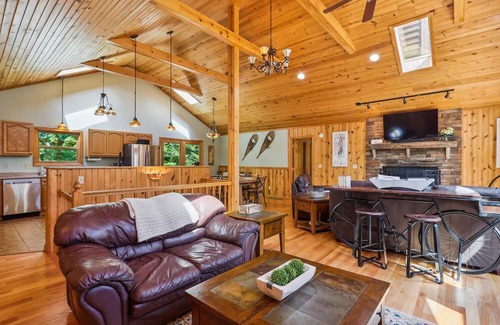 Canaan Heights House | Spectacular views! Spectacular lodging! Welcome to Yeti's Den!