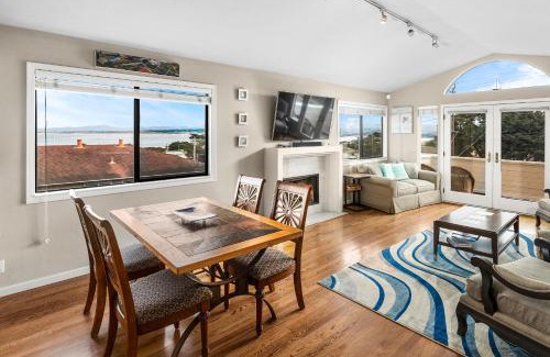 Monterey House | Spectacular Views - Walk to Cannery Row and the Aquarium