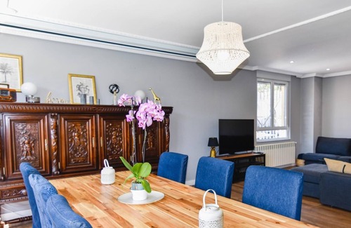 Puente Viesgo Villa | Spectacular villa with swimming pool and games room.