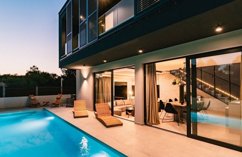 Srima Villa | Spectacular Villa Domina with pool, jacuzzi and sauna