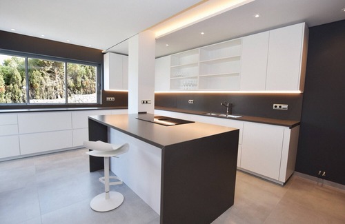 Atlanterra Ski Chalet | Spectacular Villa in privilege location, total privacy. FREE WIFI