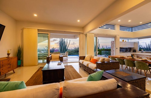 Alto Vista Villa | Spectacular Villa, Island and Ocean View, 7 minutes from the beach, sleeps 6.