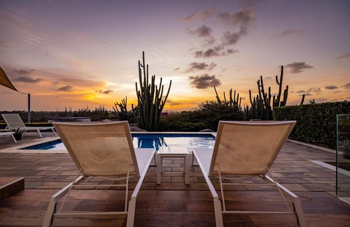 Alto Vista Villa | Spectacular Villa, Island and Ocean View, 7 minutes from the beach, sleeps 6.