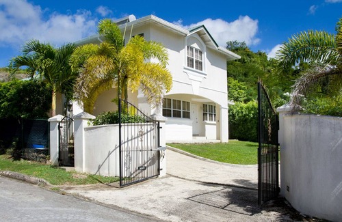 West Coast Villa | SPECTACULAR VILLA with Electronic Gates, Private Pool and Tropical Gardens