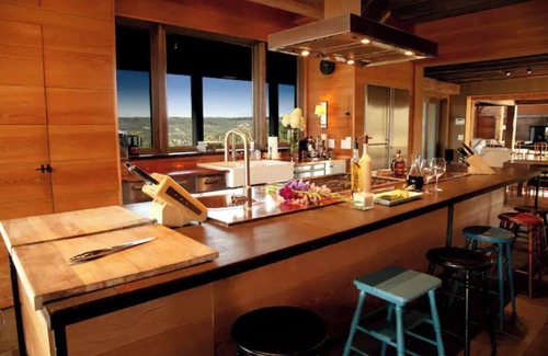 Penn Yan House | Spectacular Vineyard Estate above KEUKA LAKE