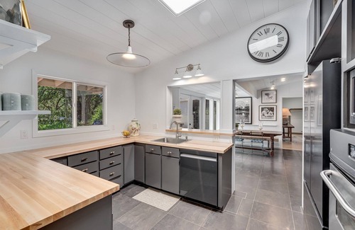 Calistoga House | Spectacular vineyard & mountain views with pool. Monthly