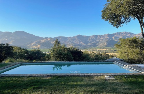 Calistoga House | Spectacular vineyard & mountain views with pool. Monthly