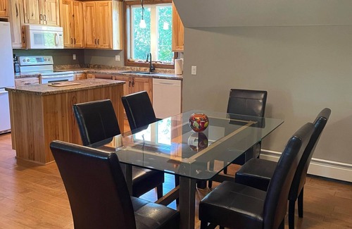 Sturgeon Bay Apartment | Spectacular Waterfront in Door County