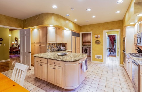 Waynesville House | Spectacular Wooded Estate W/Private Hot Tub, Tennis Court, Veranda & Pool Table