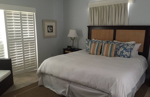 Alice Town Condo | 💖 SPECTACULARLY DECORATED OCEAN FRONT CONDO! NOV - DEC SPECIALS 💖