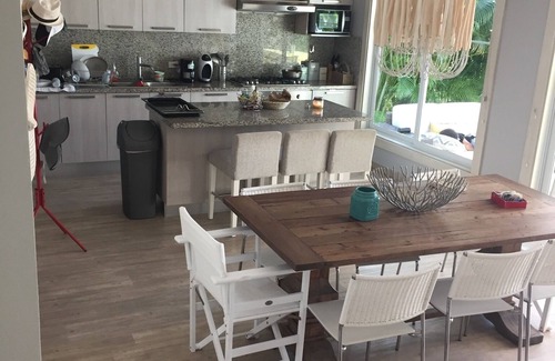 Cocle House | Spectacularly furnished beach house