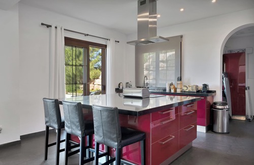 Benahavis Villa | Spectacularly located luxury villa near Marbella - perfect for families