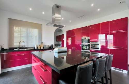Benahavis Villa | Spectacularly located luxury villa near Marbella - perfect for families