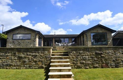 Harrogate Villa | Spectre Hot Tub Retreat - Harrogate