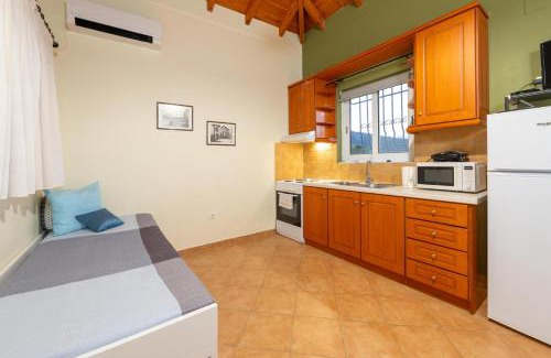 Gythio House | Spedion Villa - Near to sea with heated swimming pool