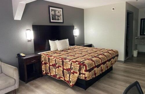 Griffin Hotel | Speedway Inn & Suites