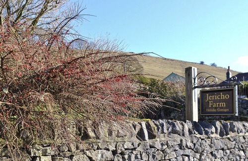 Earl Sterndale Cottage | Speedwell Corner – Jericho Farm