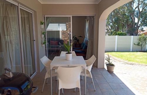 Beacon Bay Apartment | Spekboom Cottage