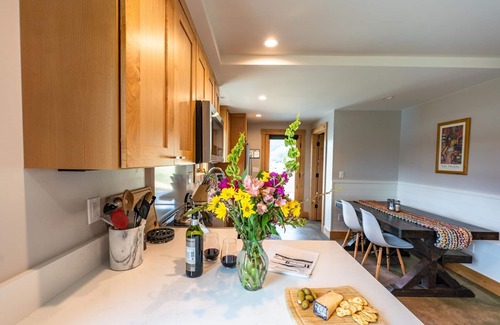 Crested Butte House | Spellbound Cottage/Dog Friendly Perfection on the Mtn. W/Hot Tub & Views!