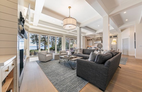 Brockway House | Spellbound Lakefront Lodge by Tahoe Getaways - 5 BR w Hot Tub, Buoy & Beach access