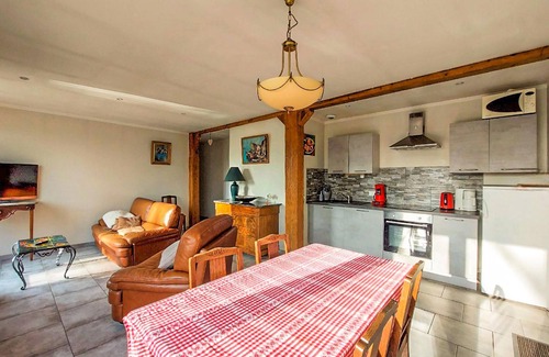 Corre Apartment | Spend a relaxing holiday in nature in this holiday apartment.