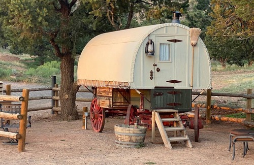 Grover Cabin | Spend a romantic night in a shepherds camp wagon